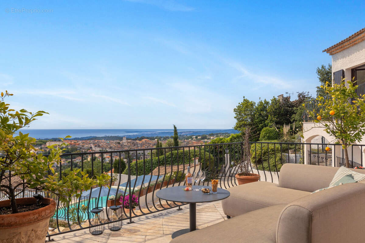 Maison 262 m² à Vence  - photo 2