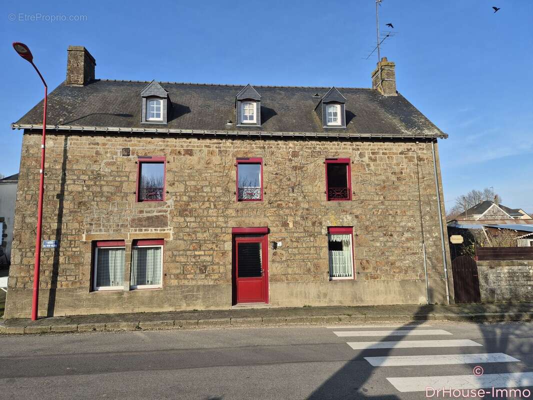 Maison à AMBRIERES-LES-VALLEES