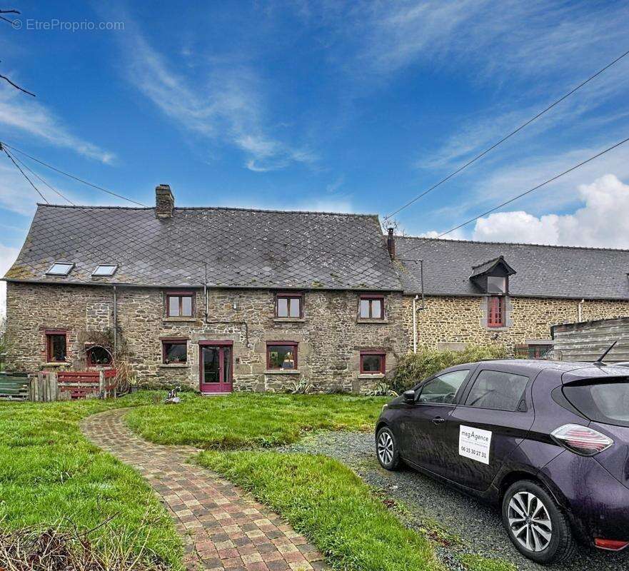 Maison à COMBOURG