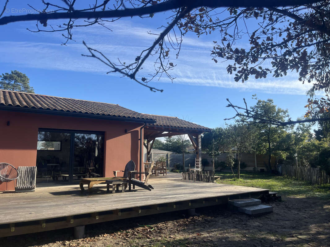 Maison à VENDAYS-MONTALIVET