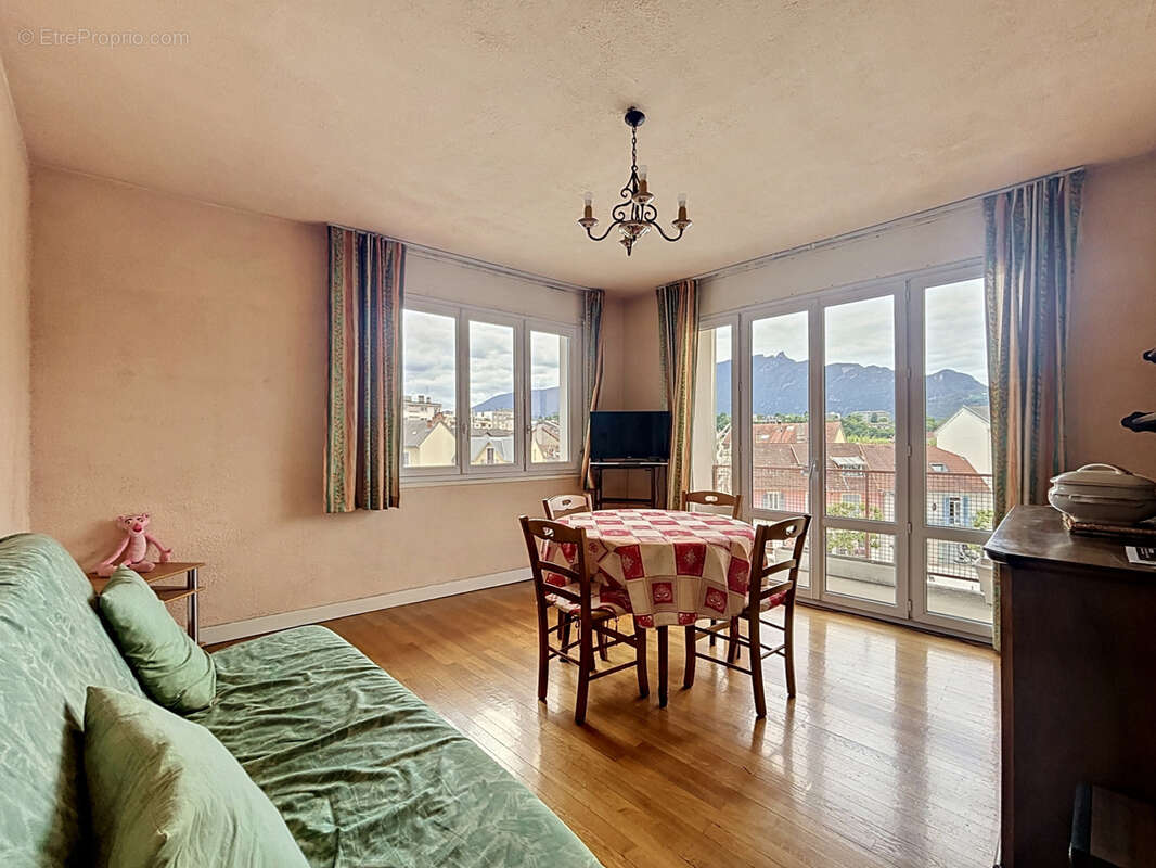 Appartement à AIX-LES-BAINS