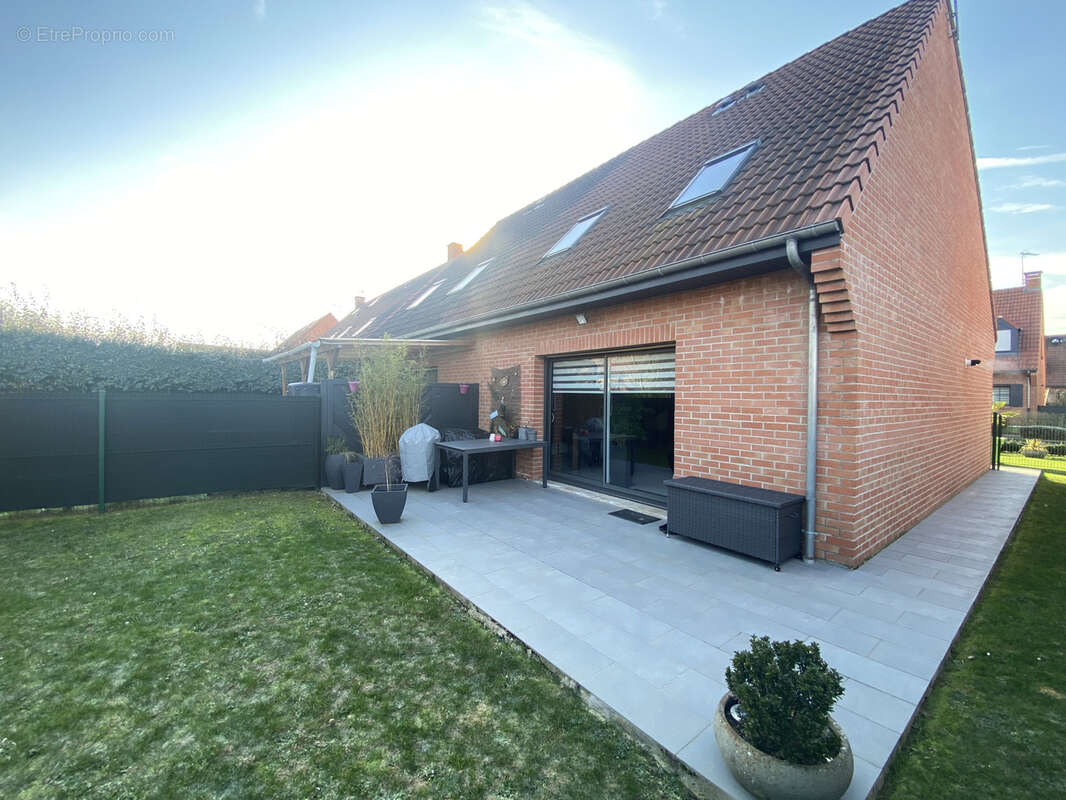 Maison à COURRIERES