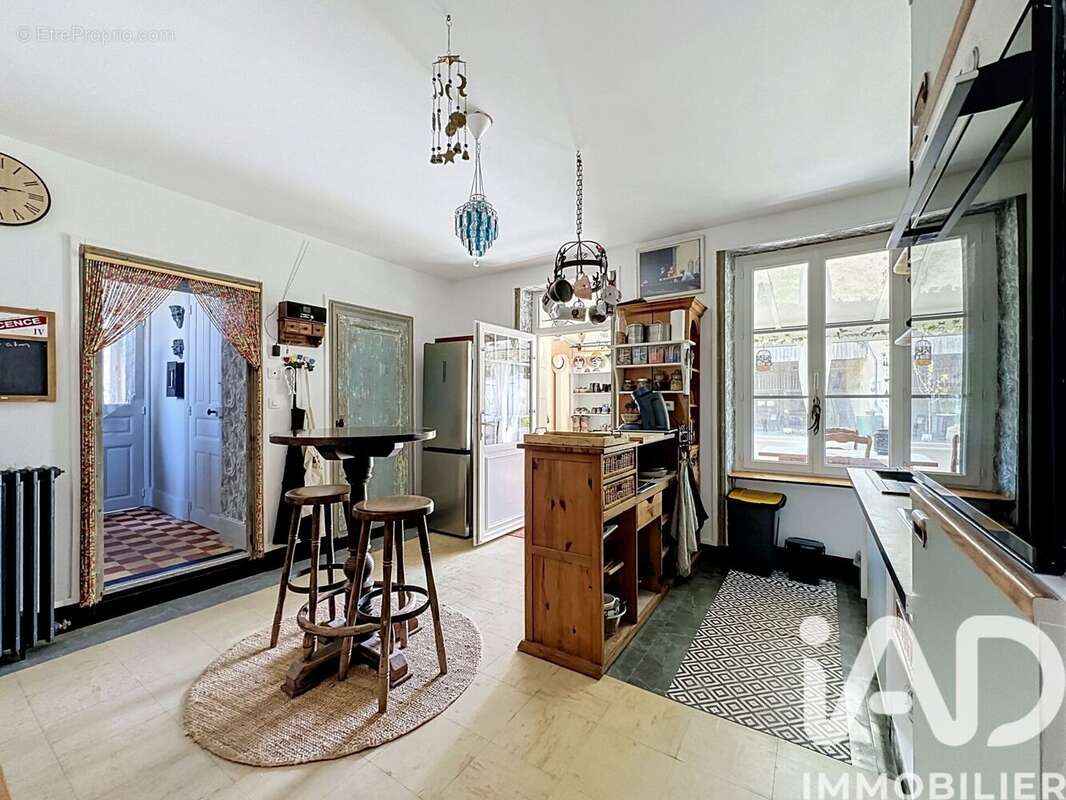 Maison 184 m² à Sainte-Verge  - photo 4