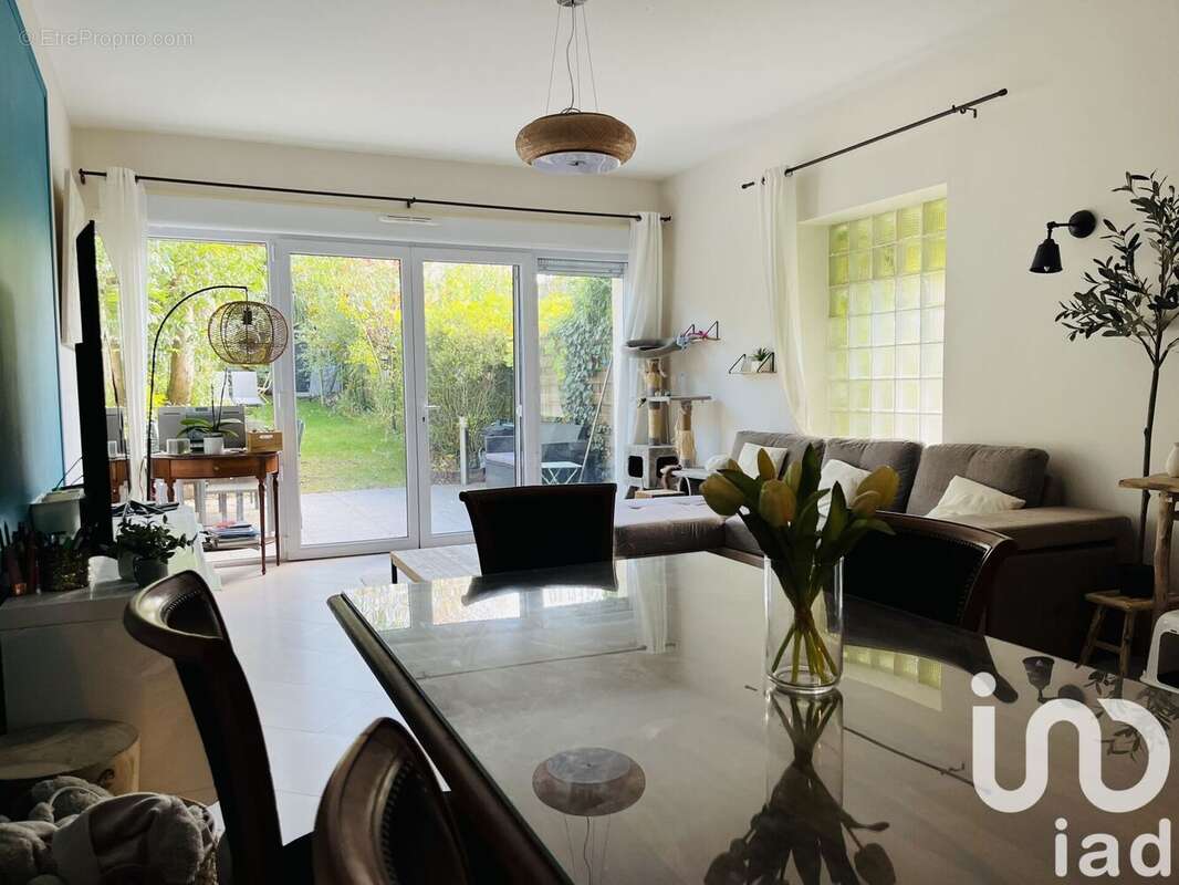 Photo 2 - Maison à LES CLAYES-SOUS-BOIS