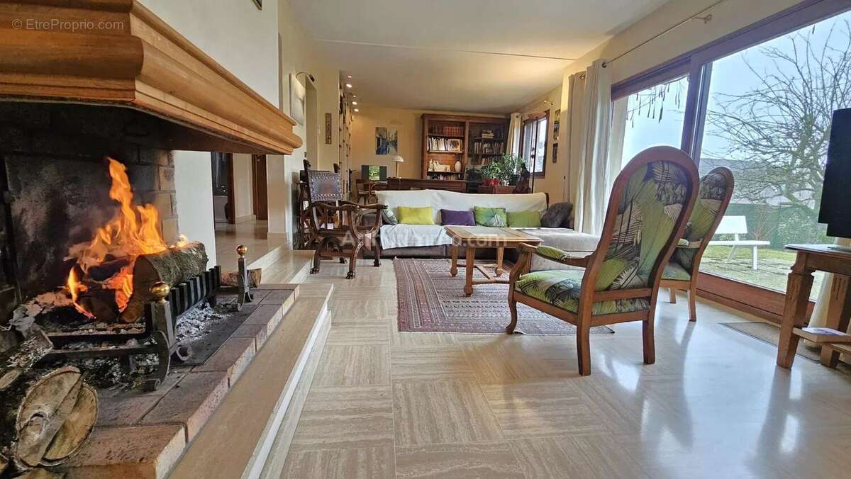 Maison à FONTENAY-LES-BRIIS