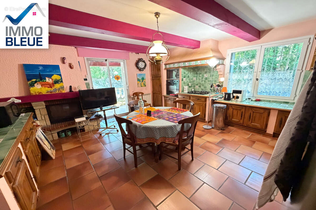 Maison 252 m² à Peynier  - photo 8