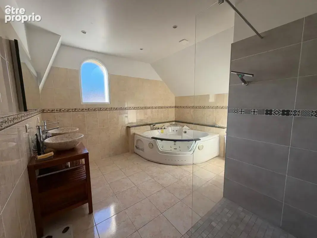 Auvers-sur-oise - exclusivité - maison 245m² sur terrain de 1623m² - 5 chambres - dépendance indépendante - photo 11