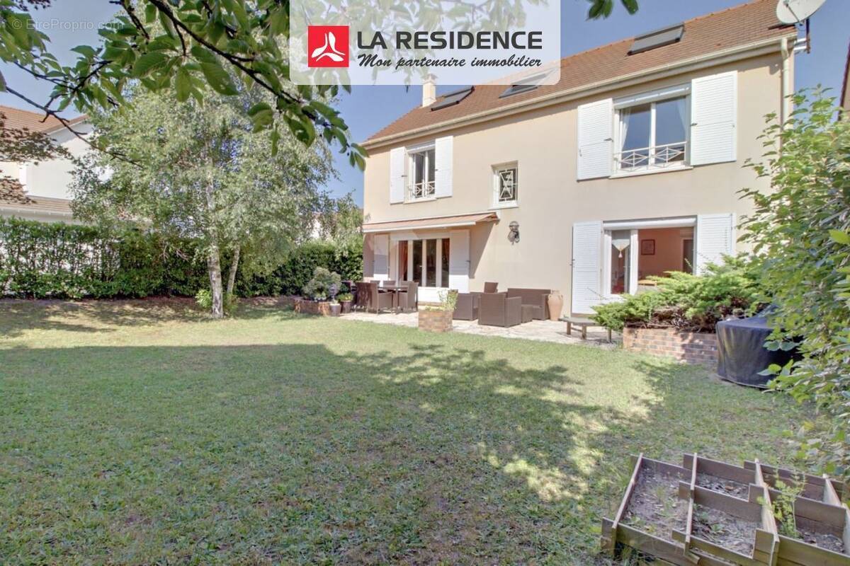 Maison à VERNEUIL-SUR-SEINE