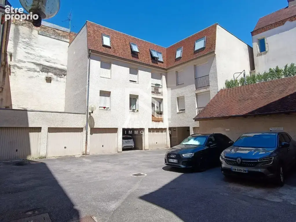 Ensemble de deux appartements avec deux cave et trois garages - photo 1