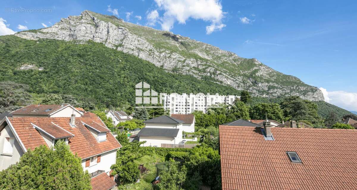 Appartement à SAINT-EGREVE