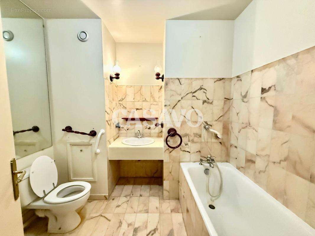 Appartement à NEUILLY-SUR-SEINE