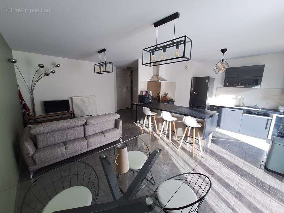 Appartement à CHATEAUNEUF-SUR-ISERE