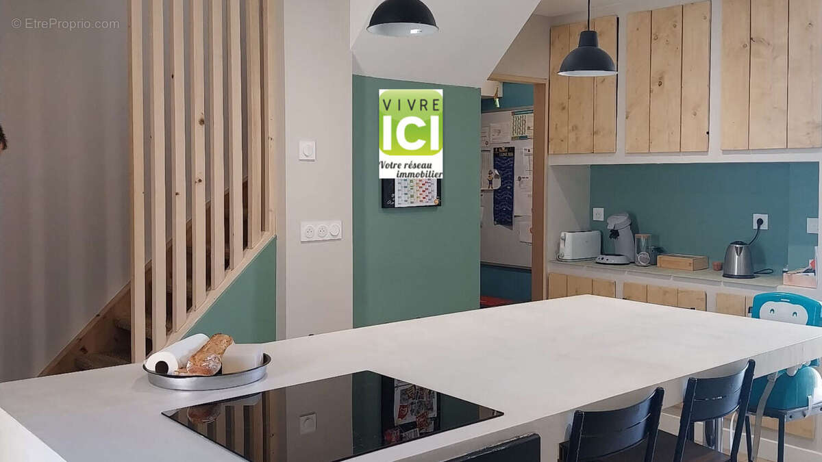 Maison à LA CHAPELLE-BASSE-MER