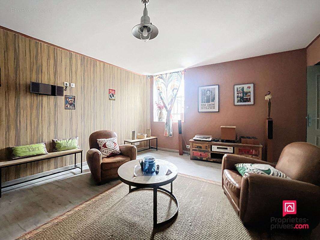 Maison à LE MELE-SUR-SARTHE