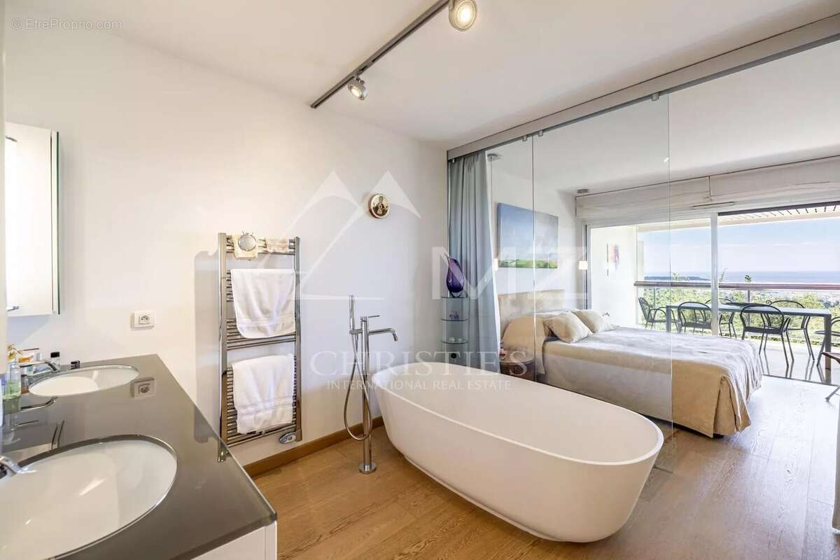 Appartement à LE CANNET