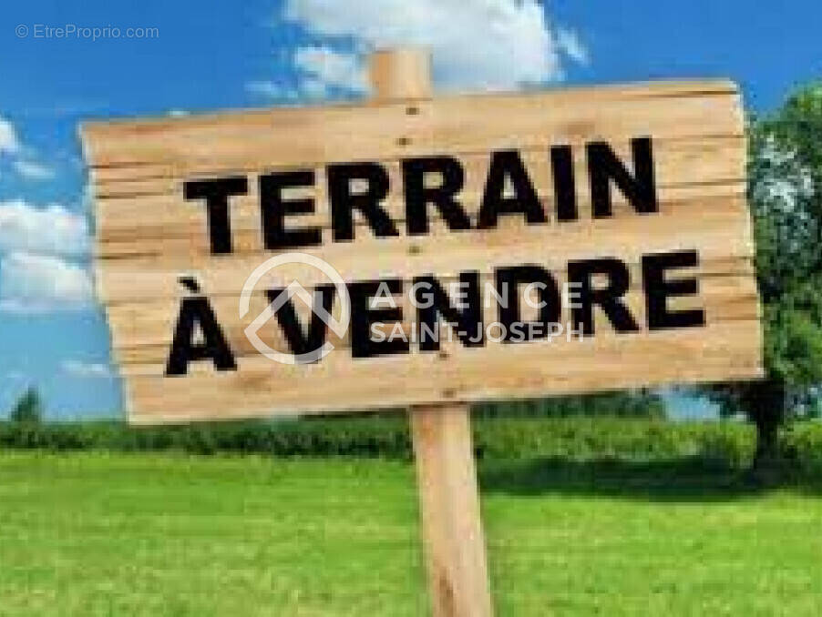 Terrain à MONT-SAINT-AIGNAN