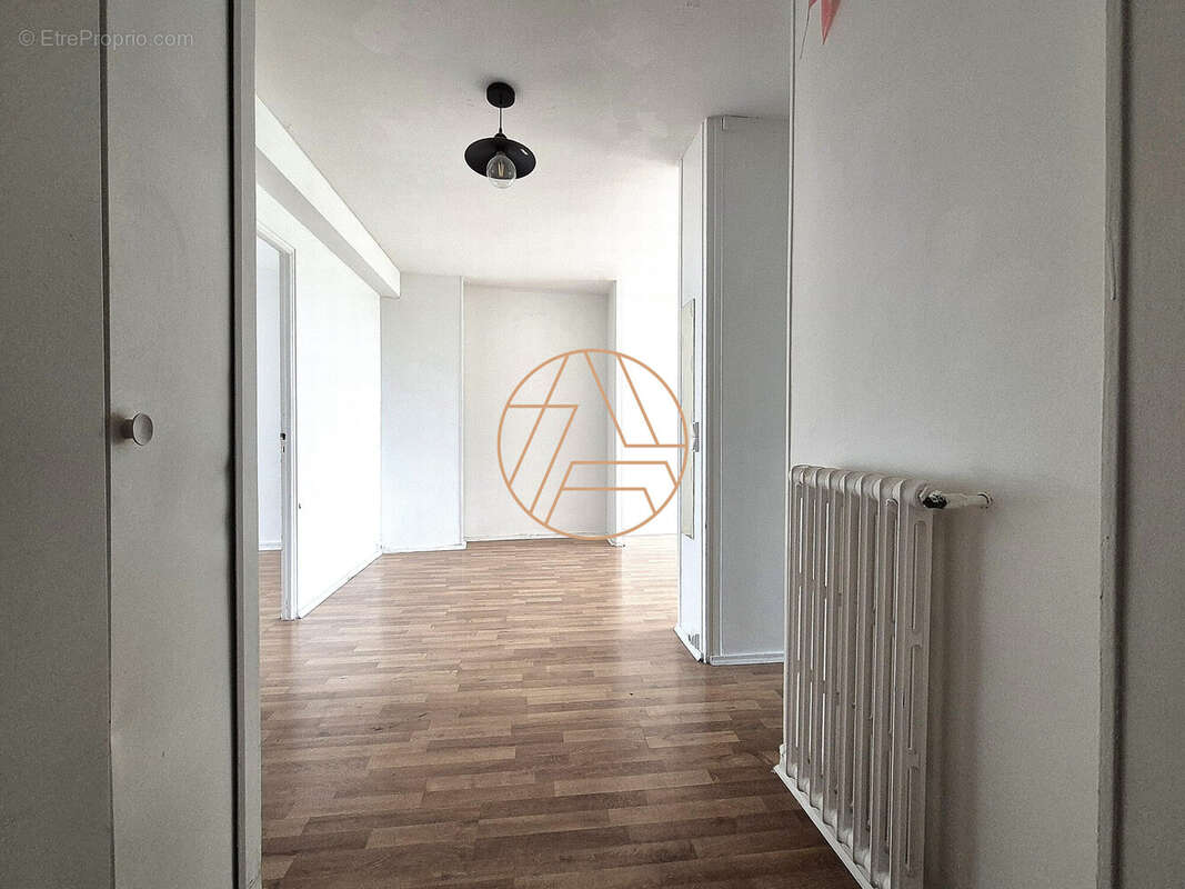 Appartement à SAINT-MAUR-DES-FOSSES