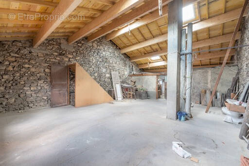 Appartement à CRAPONNE-SUR-ARZON