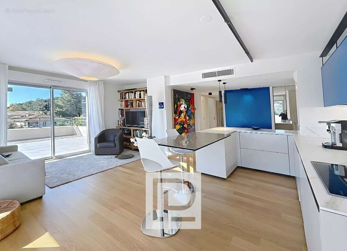 Appartement à MOUGINS