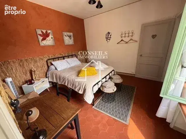10 min JOIGNY Charmante fermette de plain-pied avec granges et jardin - photo 8