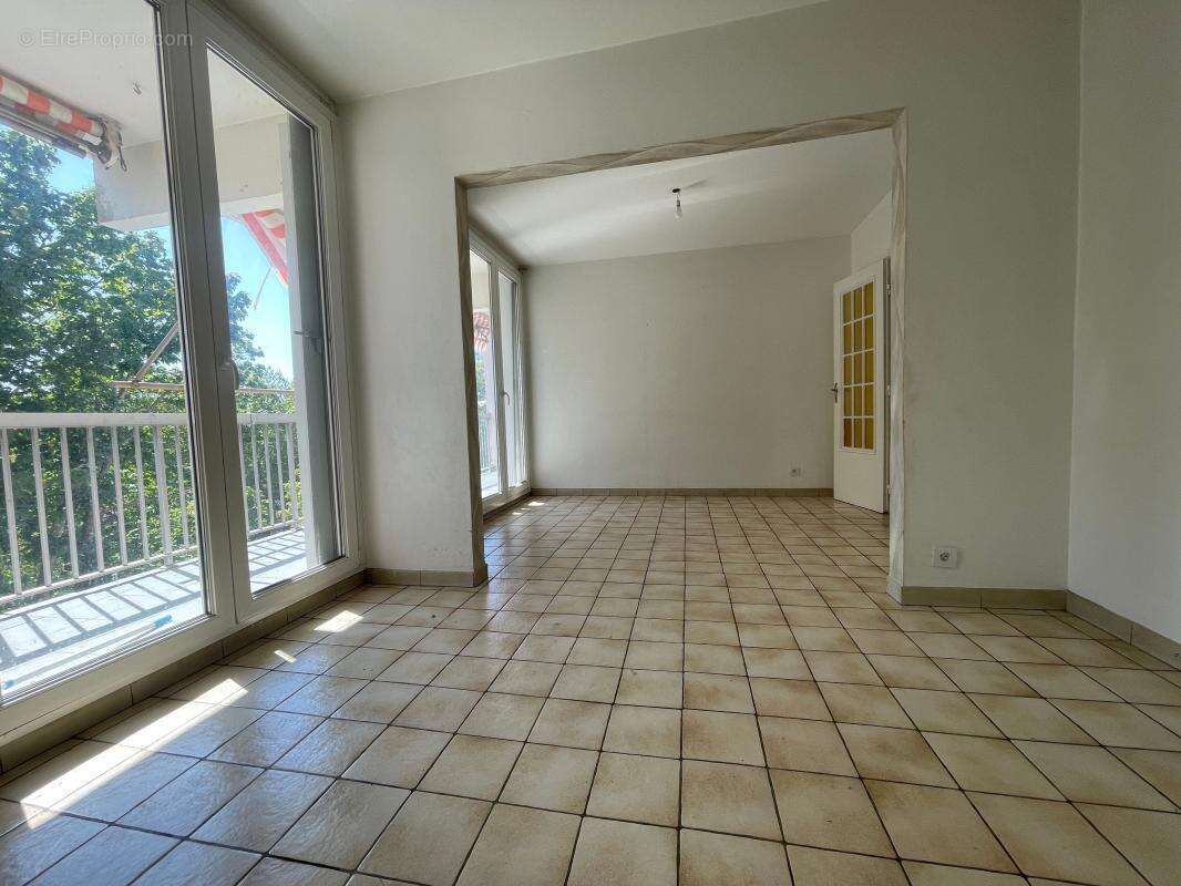 Vénissieux T5 à Vendre avec ORPI - photo 4