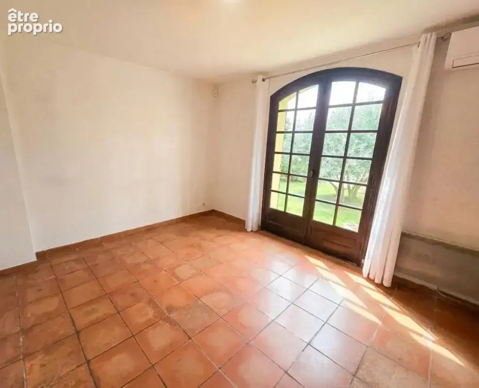 EXCLUSIVITE ! Propriété d'exception de 170 m² + véranda de 21 m2 sur 3 hectares avec piscine, box à chevaux & dépendances – Pert - photo 23