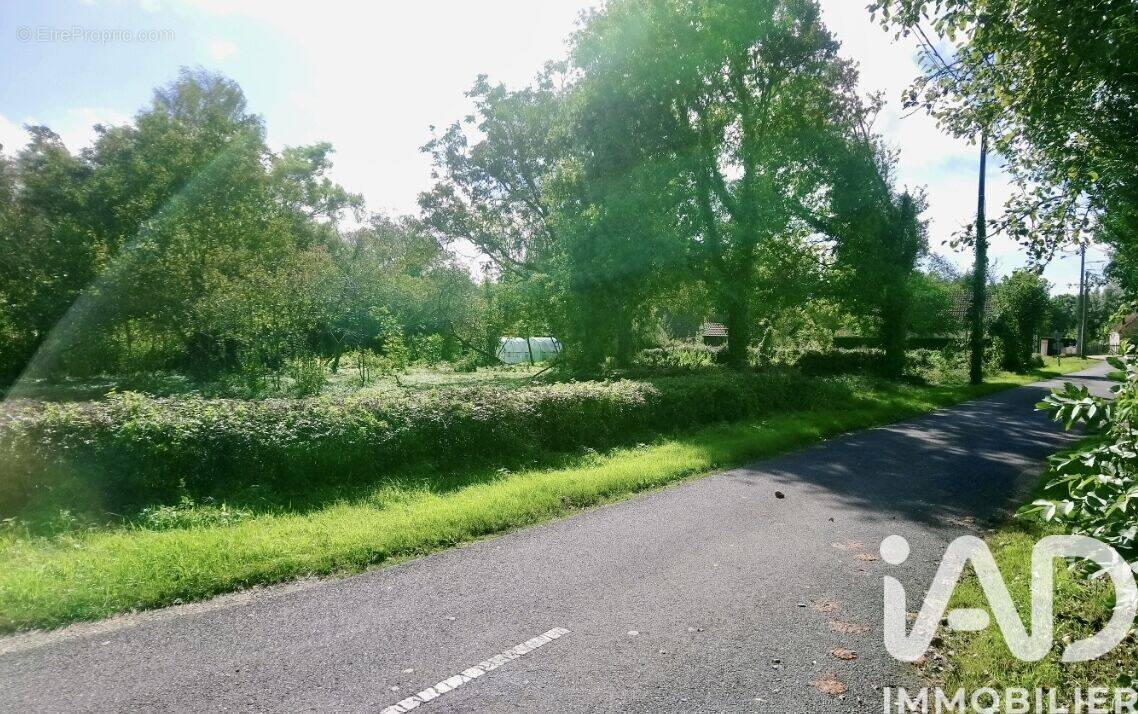 Photo 1 - Terrain à GIEVRES