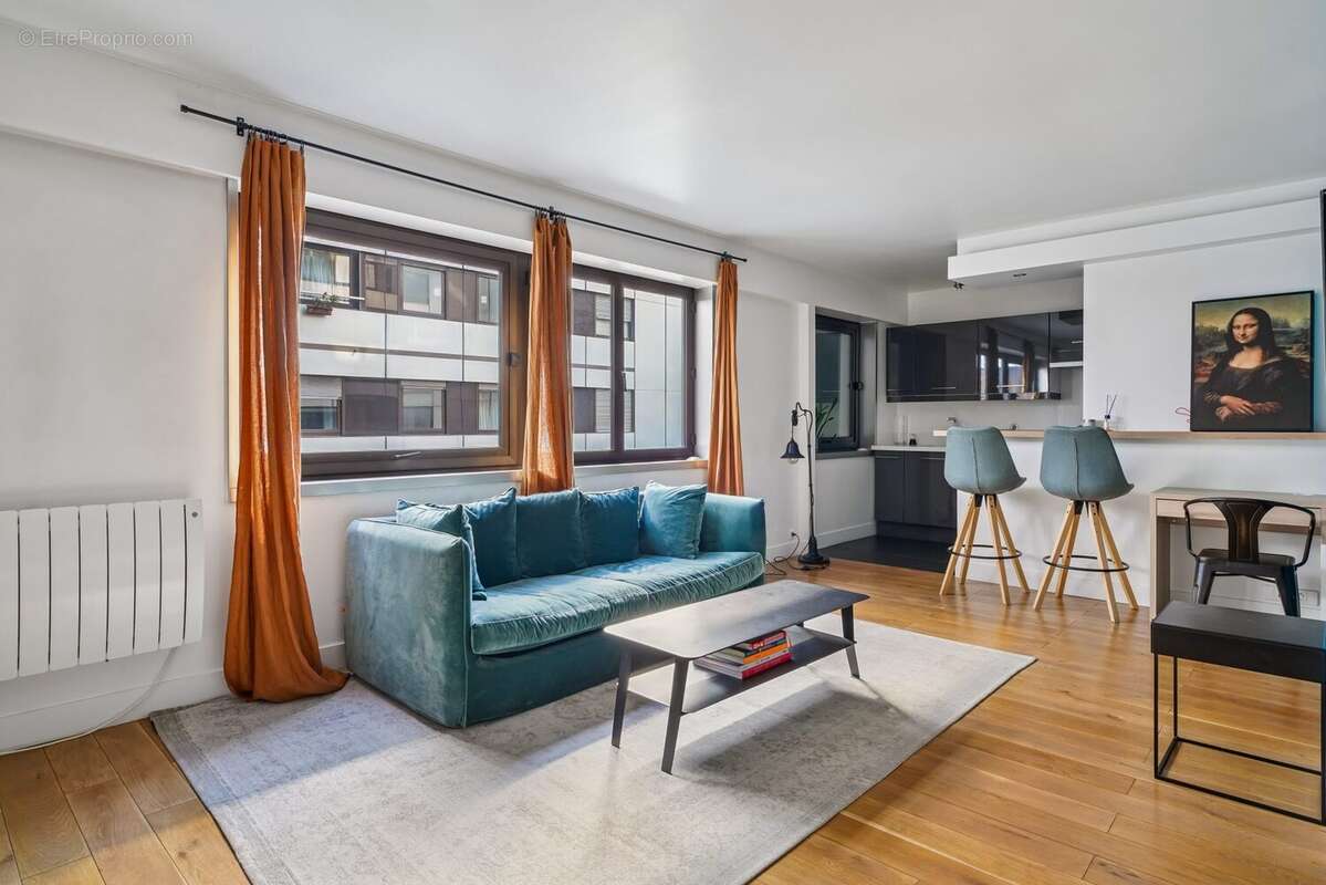 Appartement à PARIS-8E