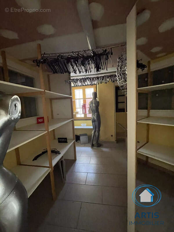 Commerce à SAINT-PEE-SUR-NIVELLE