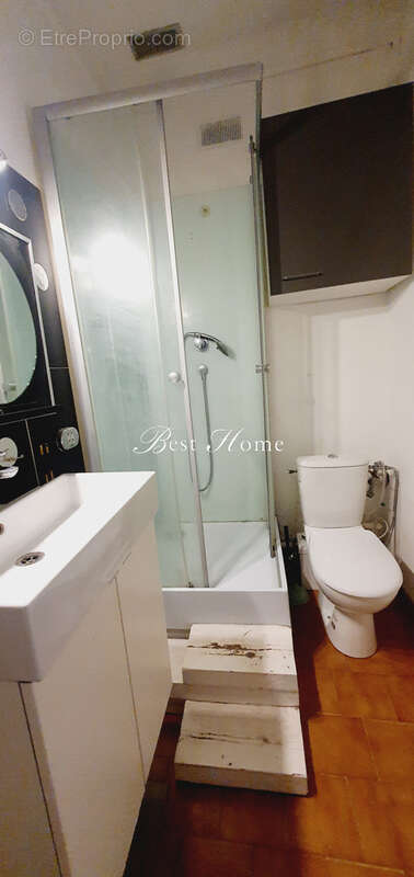Vente Proche de la Maison carrée de Nîmes, dans immeuble bourgeois agréable appartement de type 2 en dernier é - photo 5