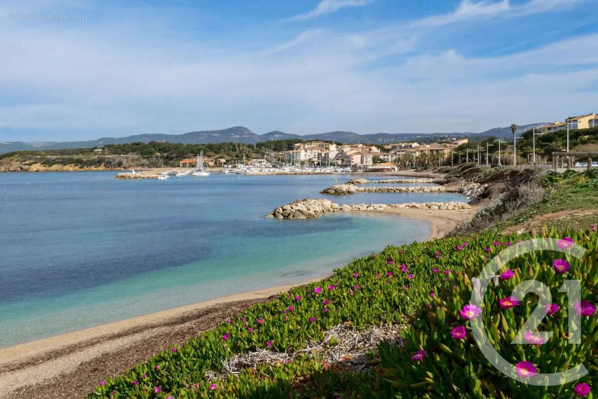 Appartement à SIX-FOURS-LES-PLAGES
