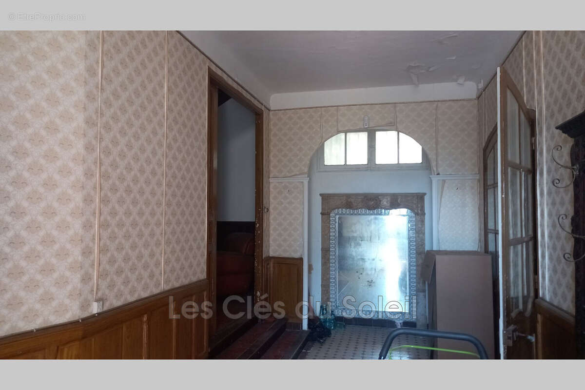 Maison 250 m² à Toulon  - photo 7