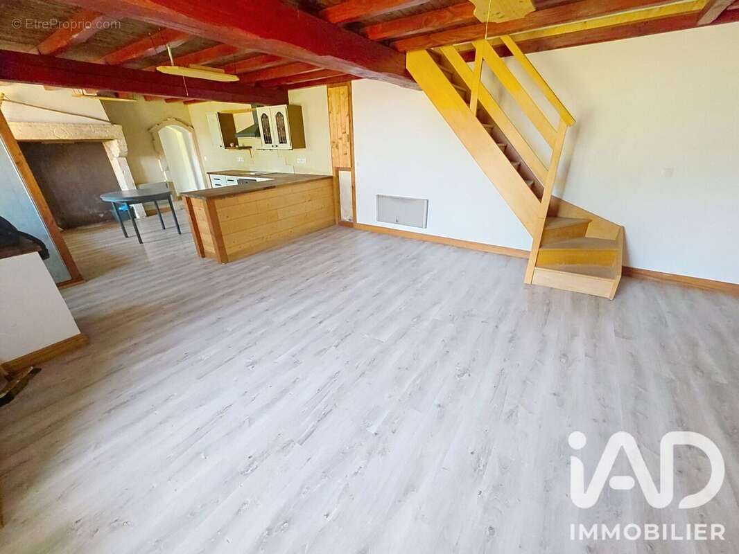 Maison 94 m² à Feuillade  - photo 7