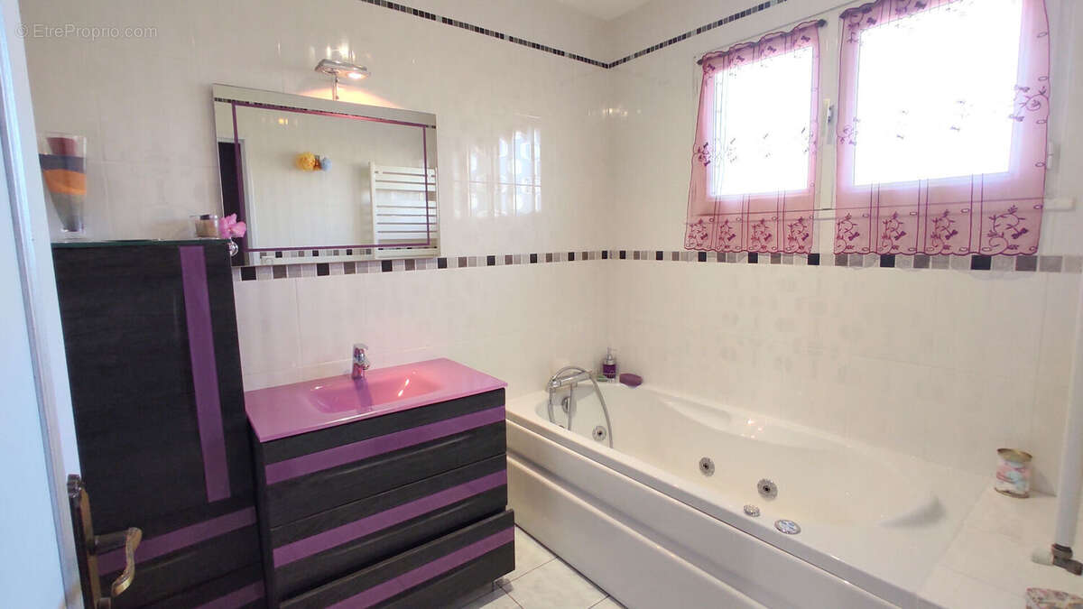 Maison à CHATELLERAULT