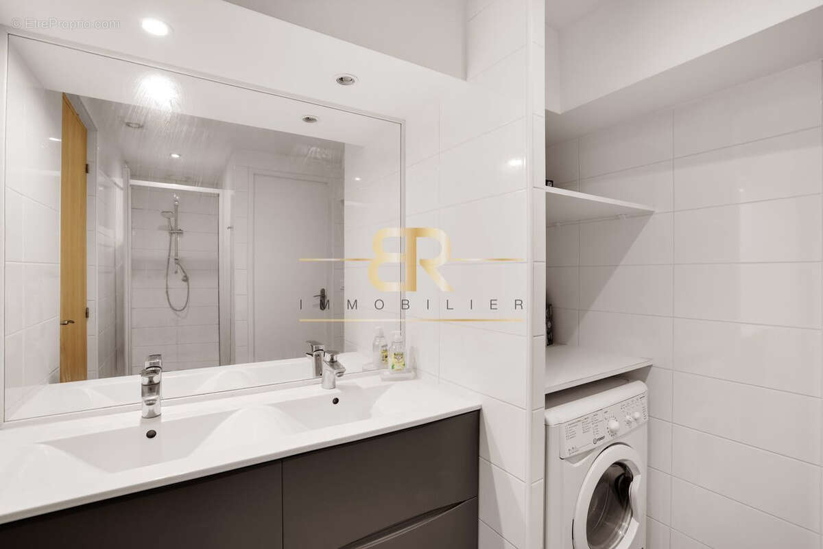 Appartement à PARIS-3E