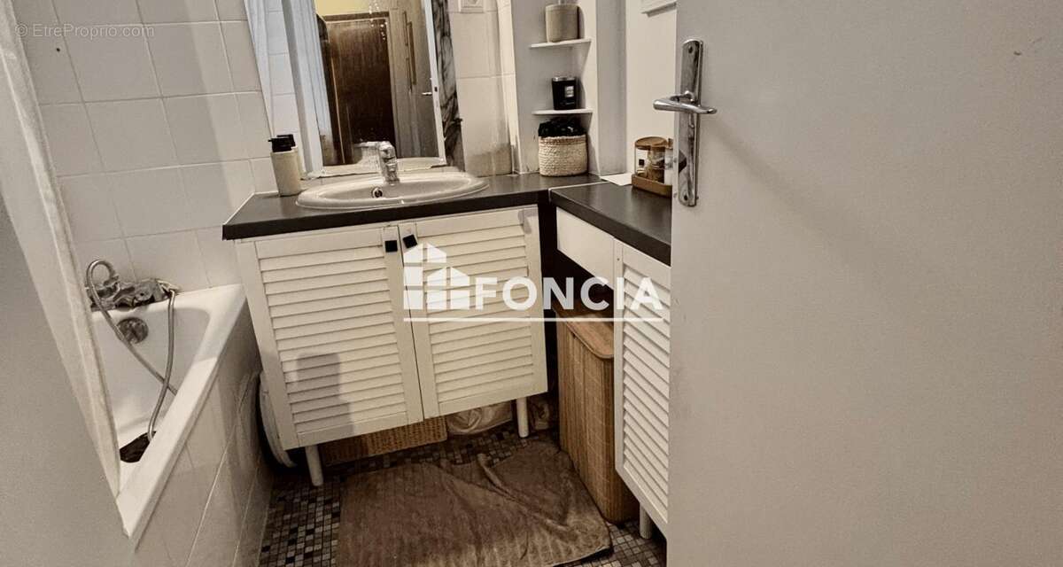 Appartement à SAINT-MAUR-DES-FOSSES