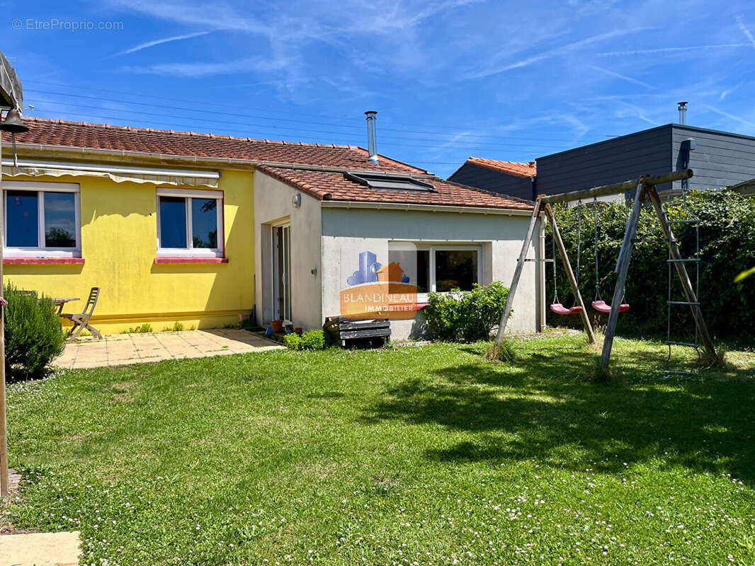 Maison à BOUGUENAIS