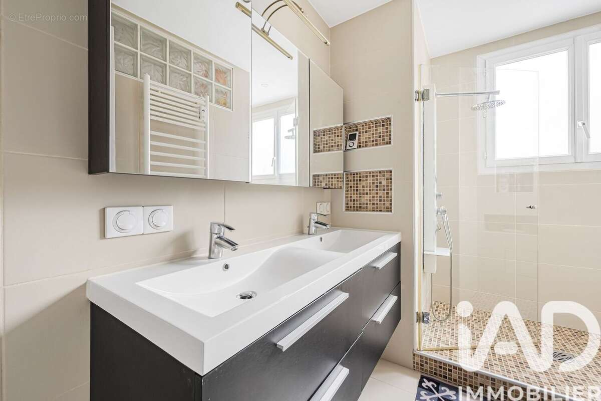 Appartement 89 m² à La Celle-Saint-Cloud  - photo 8