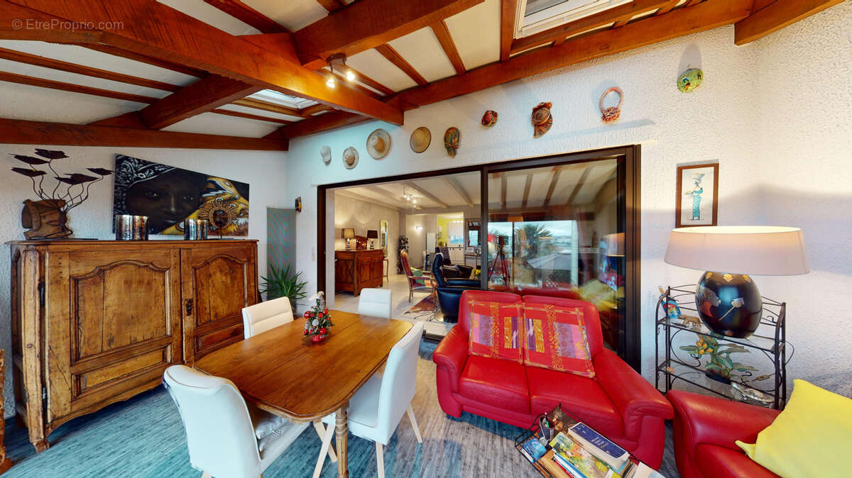 Maison à ONET-LE-CHATEAU