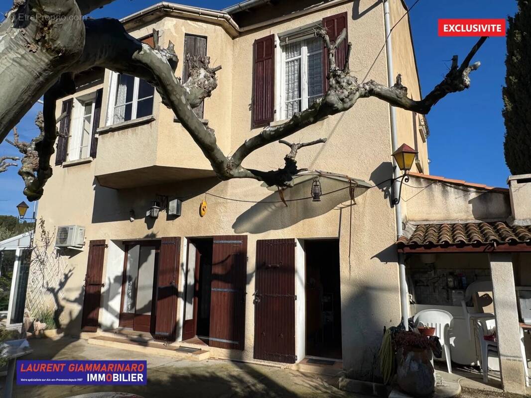 Maison à VENTABREN