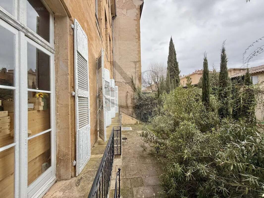 Aix-en-provence / local commercial - cours mirabeau - photo 3