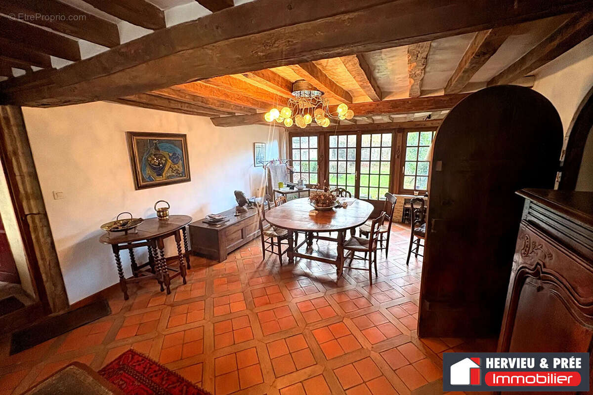 Maison à SAINT-AUBIN-D'ARQUENAY