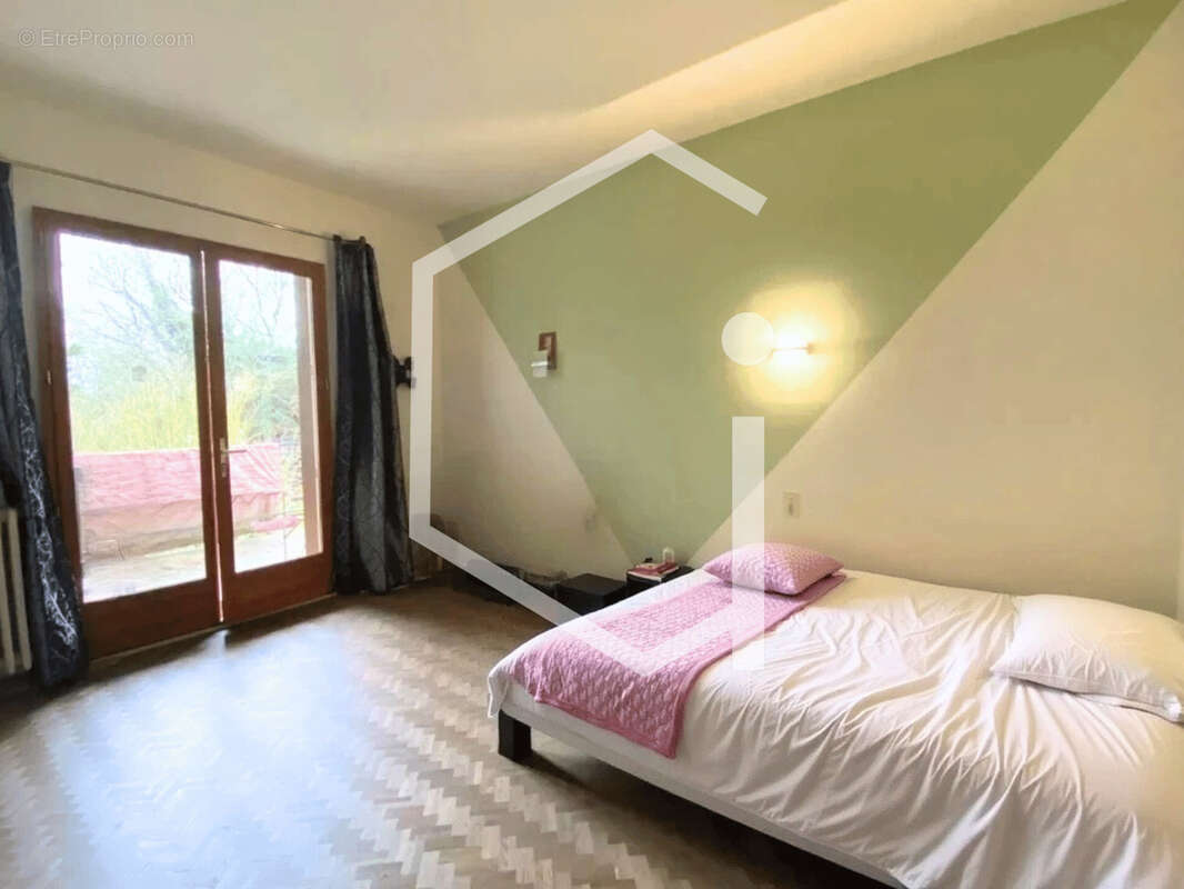 Maison à SAINT-AMAND-EN-PUISAYE