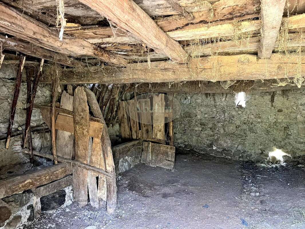 Maison à AVEUX