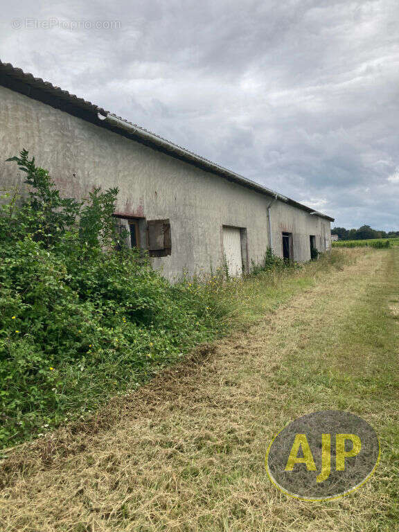 Appartement à SAINT-SEURIN-DE-CADOURNE