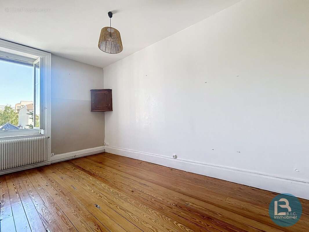 Appartement à LYON-8E
