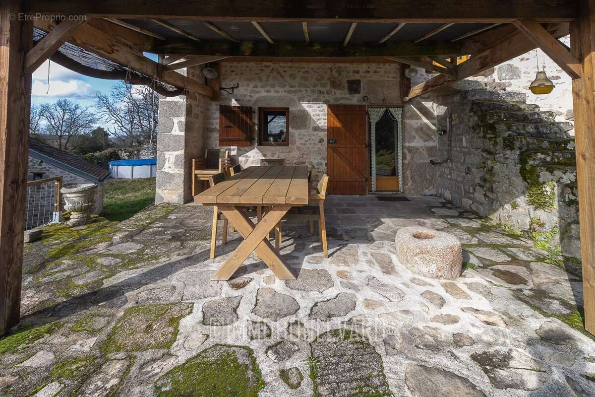 Maison à SAINT-SILVAIN-SOUS-TOULX