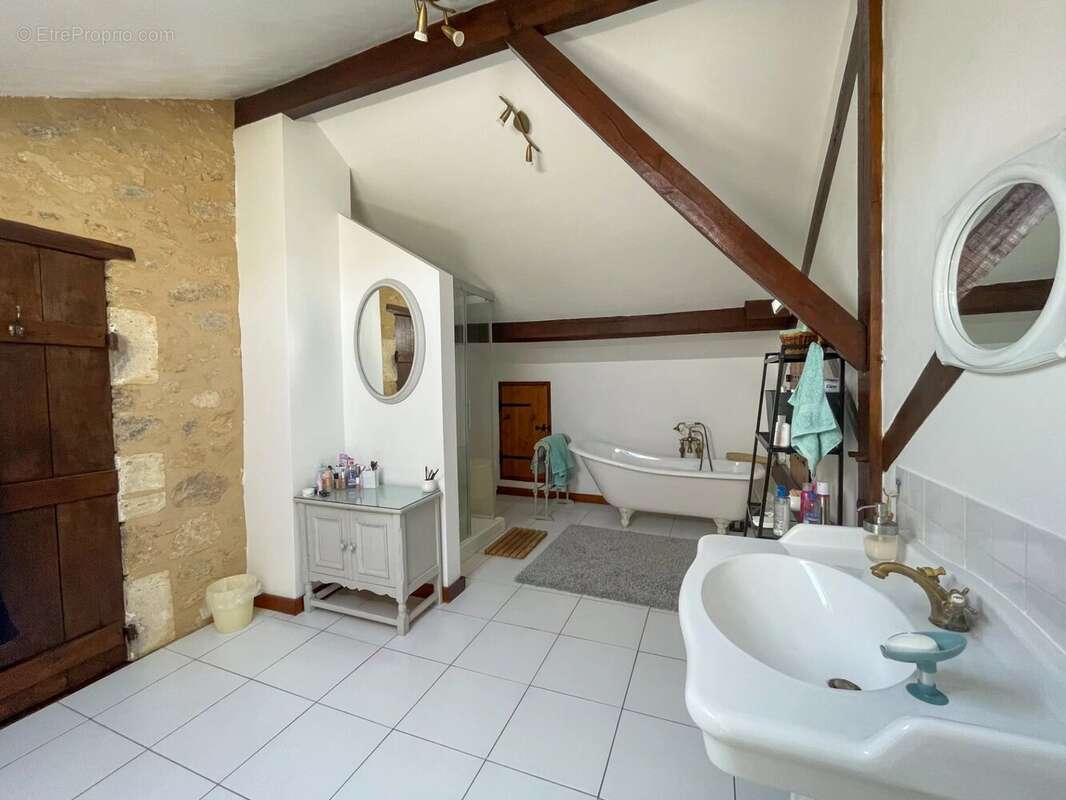 Belle maison sans voisins mais proche des commodités. - photo 15