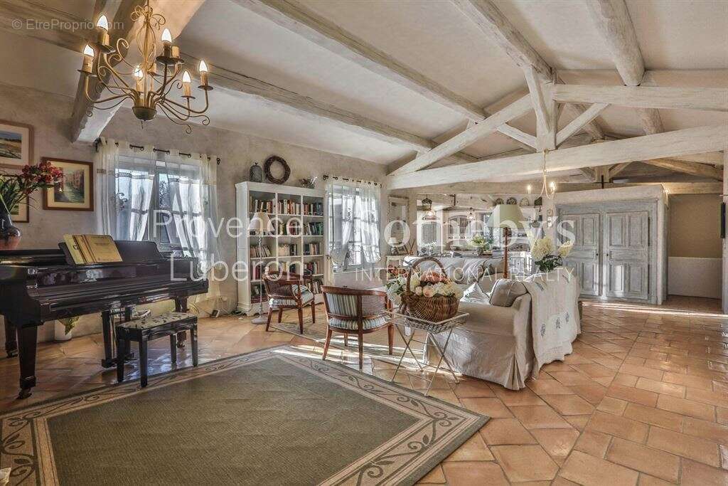 Maison à SAUMANE-DE-VAUCLUSE