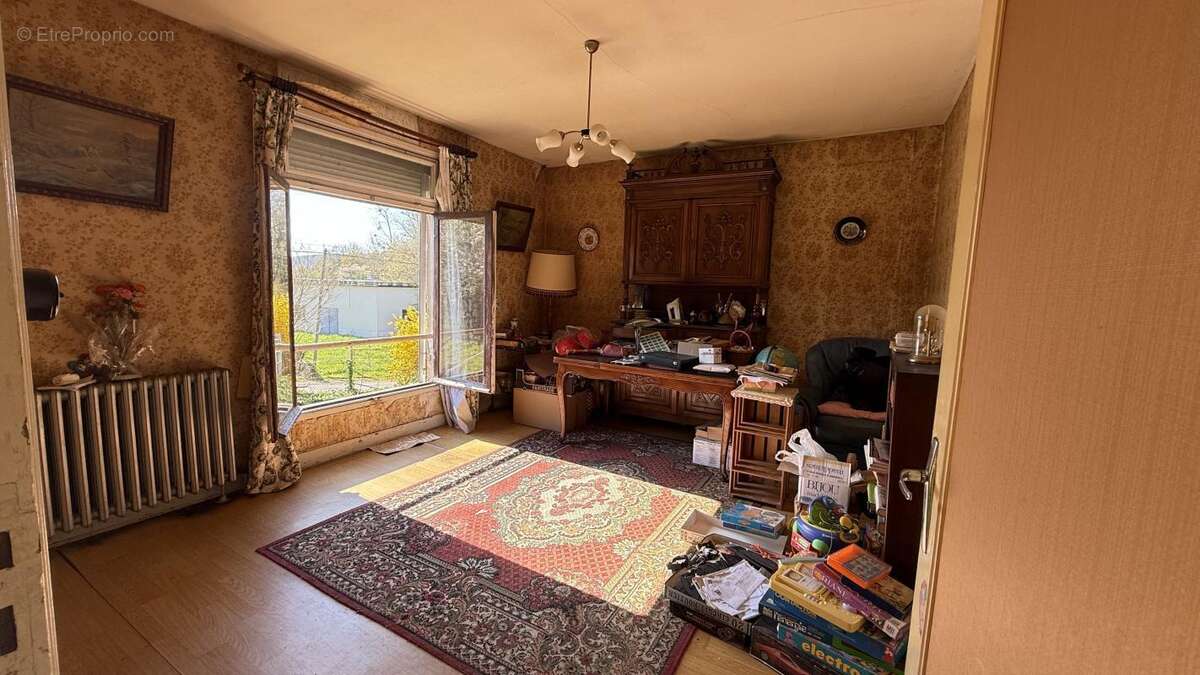 Maison à SAINT-PARDOUX-LA-RIVIERE